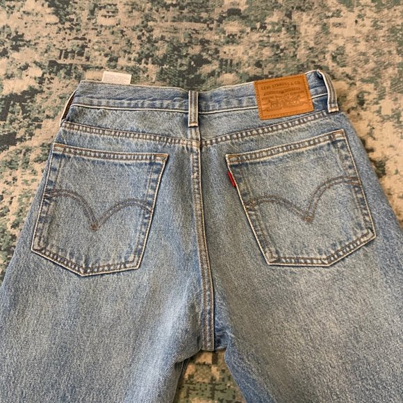 LEVIS WEDGIE FIT LIGHT BLUE DENIM SIZE 26 - Picture 8 of 14